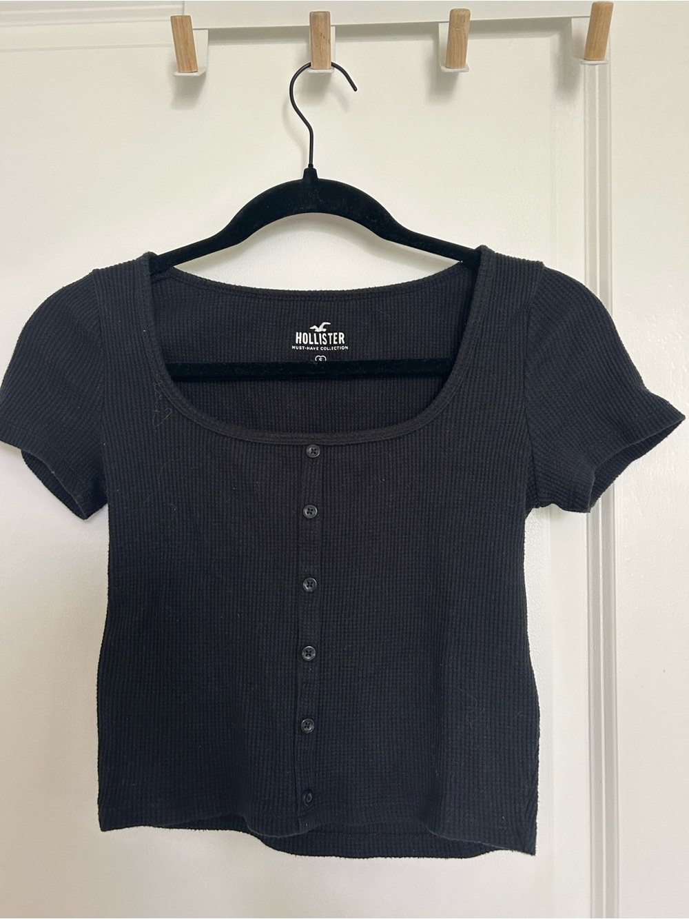 Hollister Black Ribbed Scoop-Neck Button Crop Top